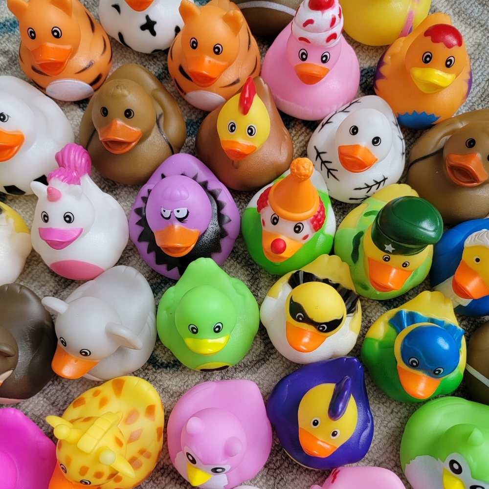 15 Rubber ducks!